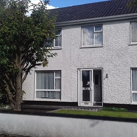 Quiet Town House Hotel Ennis Luaran gambar